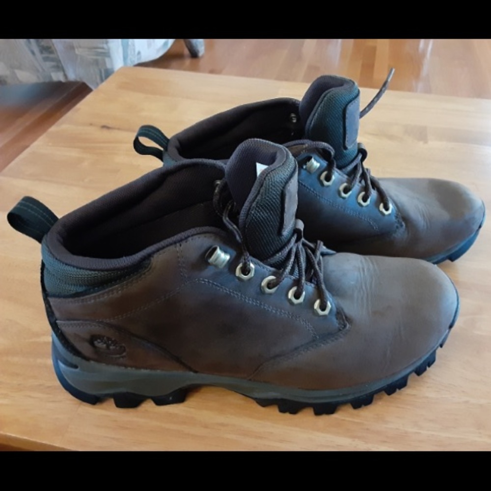 Timberland Men’s Mountain Maddsen Waterproof Chukka Boots Size 9